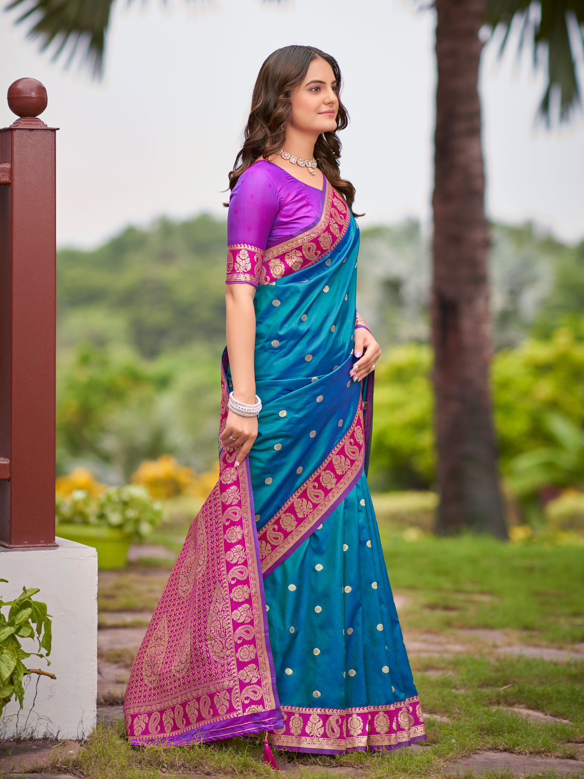 Peacock Blue & Magenta Pink Woven Jacquard Silk Saree with Blouse Piece