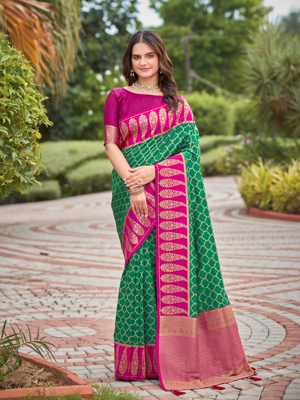 Emerald Green & Magenta Pink Woven Jacquard Silk Saree with Blouse Piece