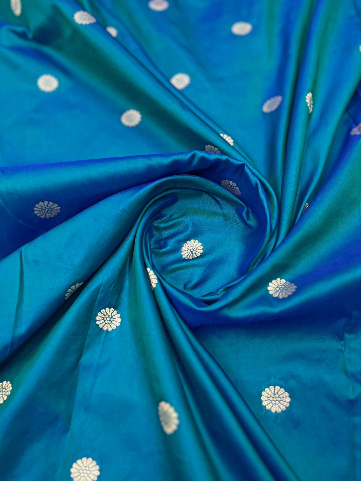 Peacock Blue & Magenta Pink Woven Jacquard Silk Saree with Blouse Piece